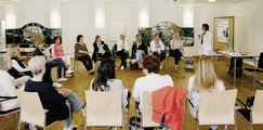 Gut besuchtes Forum Gebannte Zuhörer*innen