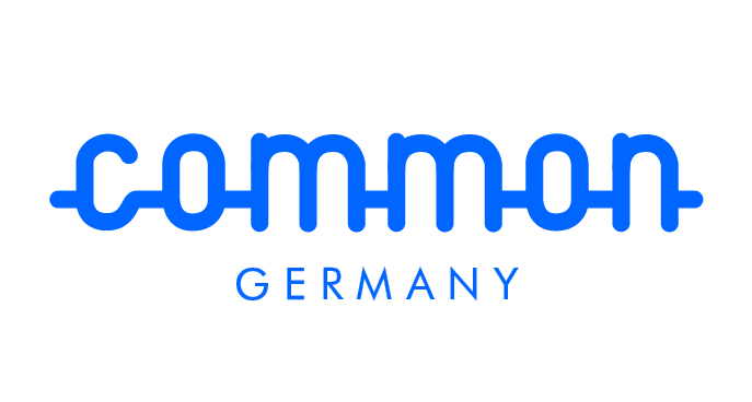 Logo mit blauer Schrift auf weißem Grund mit Inhalt Common Germany 